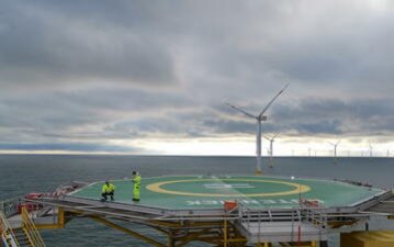 Inspektion eines Helidecks und einer Windenbetriebsfläche eines Offshore-Windparks