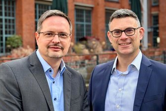 [Translate to Deutsch:] New airsight CEOs Reiko Schroeder and Florian Schmidt