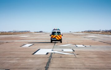 Studie zum EASA “Triple One”-Konzept "One Runway, One Frequency, One Language"