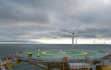 Inspektion eines Helidecks und einer Windenbetriebsfläche eines Offshore-Windparks